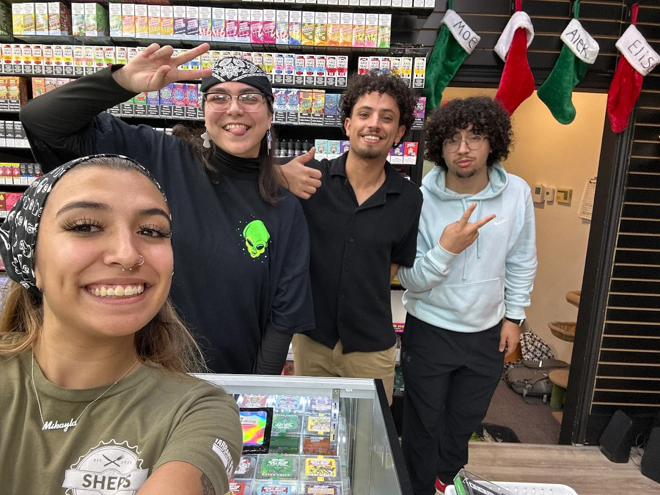 elfbar nachfüll pod läuft aus Vape shop opens on old McDonald's site in Gosport High Street main image 1